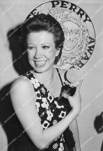 crp-00365 1976 Donna McKechnie w her Tony Award for A Chorus Line crp-00365