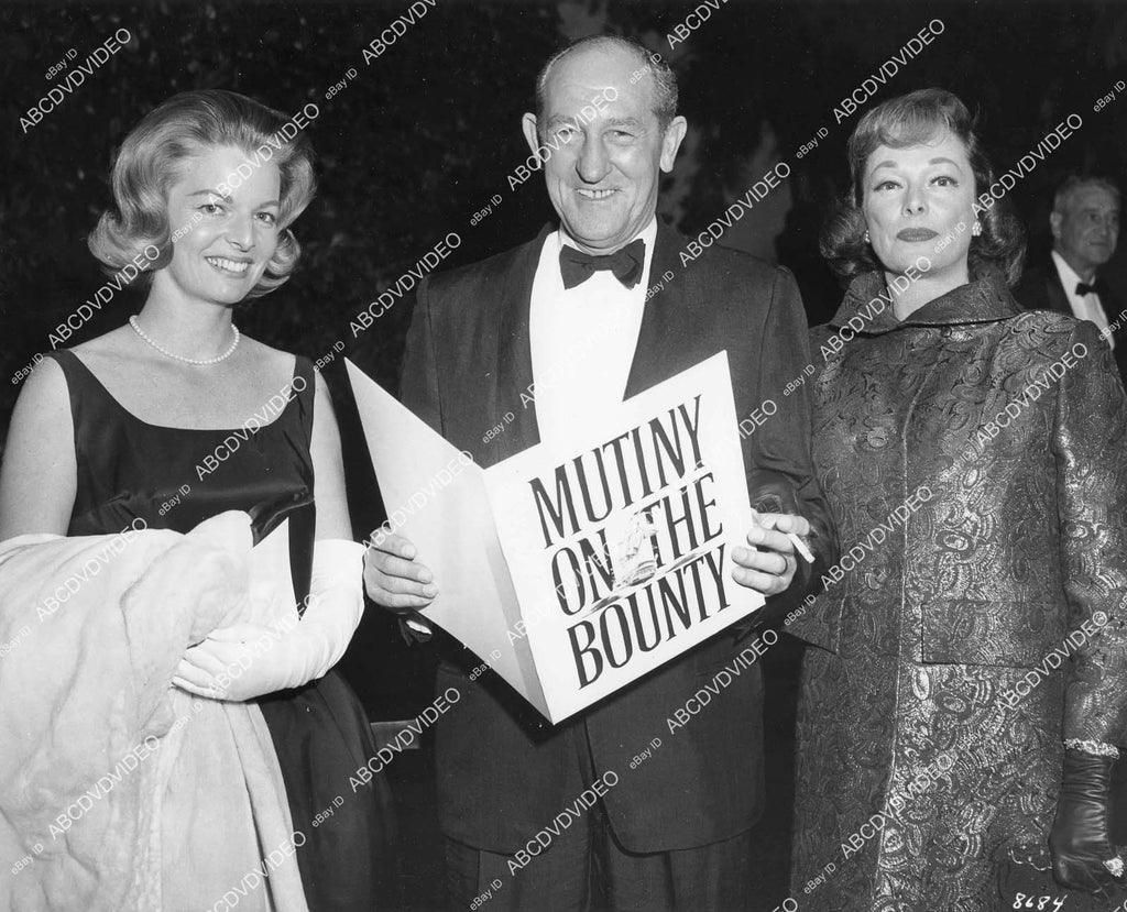 crp-03751 1962 Jo Anne Lang, Mr & Mrs Aaron Rosenberg attend film premiere  Mutiny on the Bounty crp-03751