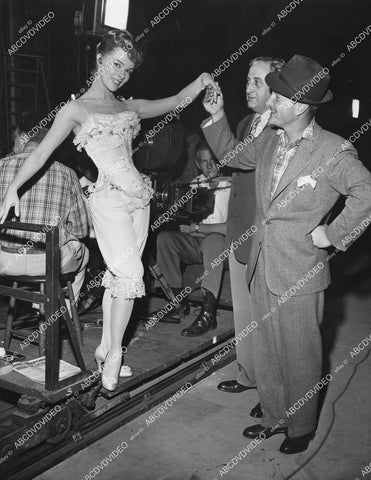 crp-03754 1950 Roy Rowland w cutie Sally Forrest in corset on set film Excuse My Dust crp-03754