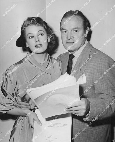 crp-03854 1952 Arlene Dahl, Bob Hope at KFI radio station Los Angeles crp-03854