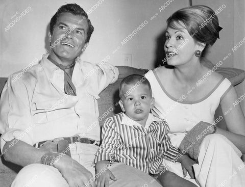 crp-03855 1960 candid Fernando Lamas, Arlene Dahl and 2 yo son Lorenzo Lamas crp-03855