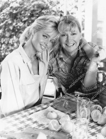 crp-03995 1988 Teri Copley, Diane Ladd TVM I Married a Centerfold crp-03995