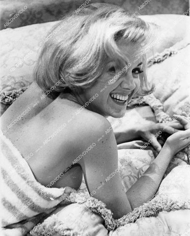 crp-04077 1964 lovely Linda Burton debuts in towell TV Kraft Suspense ep One Tiger To a Hill crp-04077