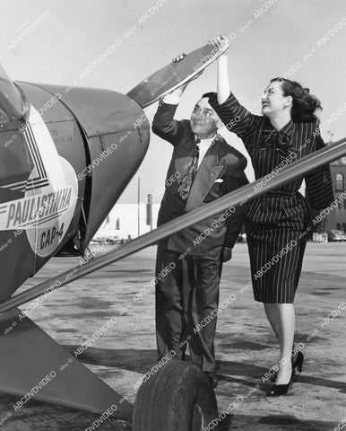 crp-04103 1947 Capt John H Morrell, Miss America Marilyn Buford at Los Angeles Airport crp-04103