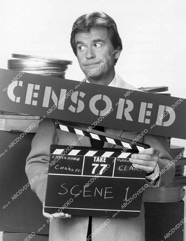 crp-04127 1981 Dick Clark holding censored sign TV's Censored Bloopers crp-04127