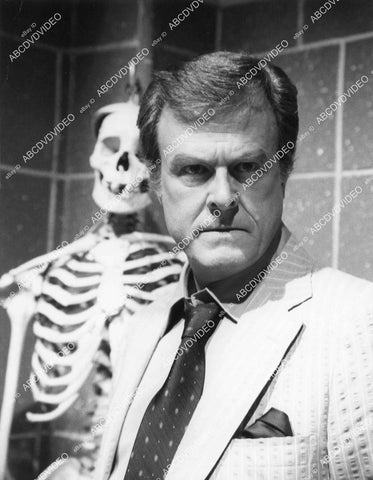 crp-04215 1983 Robert Culp and a skeleton TVM Killjoy crp-04215