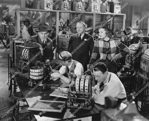 crp-04269 1940 Edwin Maxwell, Joe Downing, Ann Morriss w slot machine guts short subject Jack Pot crp-04269