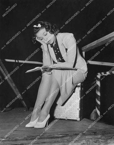 crp-04271 1938 pretty Mitzie Uehlein reading script MGM short subject It's in the Stars crp-04271
