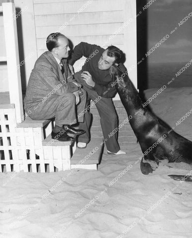 crp-04330 1940 Johnny Hines w seal Pete Smith short subject Social Sea Lions crp-04330