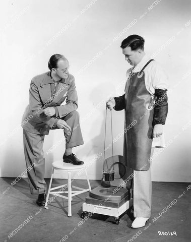 crp-04341 1937 medical science in the laboratory Pete Smith short subject Romance of Radium crp-04341