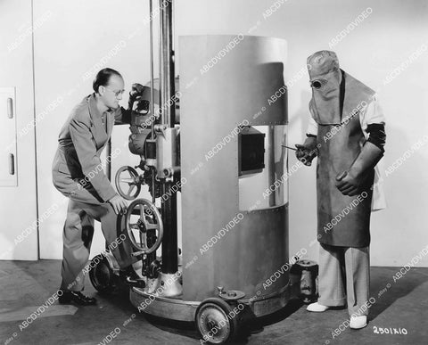 crp-04343 1937 medical science in the laboratory Pete Smith short subject Romance of Radium crp-04343