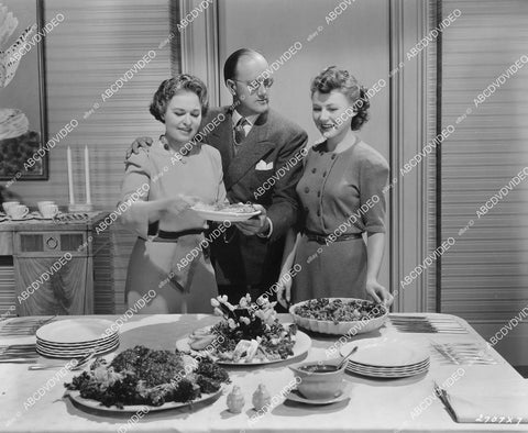 crp-04352 1941 Prudence Penny, Sally Payne home ec cooking Pete Smith short subject Penny to the Rescue crp-04352