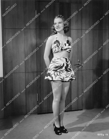 crp-04378 1938 cute in bikini Louise Small Pete Smith short subject Modeling for Money crp-04378