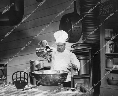 crp-04433 1944 chef Joe Besser waters down the food in kitchen film Hey, Rookie crp-04433