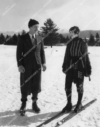 crp-04551 1928 Cyril Ring, Sally Phipps go snow skiing silent film News Parade crp-04551
