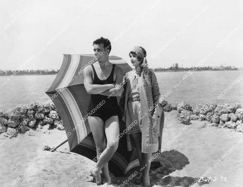 crp-04623 1928 pre-code swimsuit beach party Nick Stuart, Sally Phipps silent film News Parade crp-04623