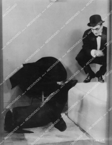 crp-00476 1924 Syd Chaplin gets a seal into bathtub silent film The Galloping Fish crp-00476