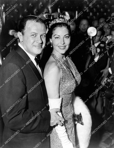 crp-04849 1950's Ava Gardner and date surrounded by the press at some event crp-04849