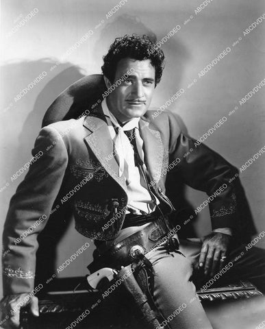 crp-04937 1940's suave and handsome cowboy Gilbert Roland as the Cisco Kid crp-04937