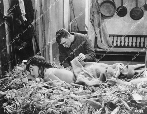 crp-04981 1967 Virna Lisi, Umberto Orsini film The Girl and the General crp-04981