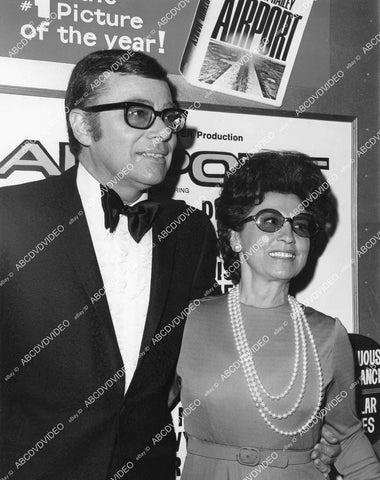 crp-05133 1970 Ross Hunter & Nancy Sinatra Sr at film premiere Airport crp-05133