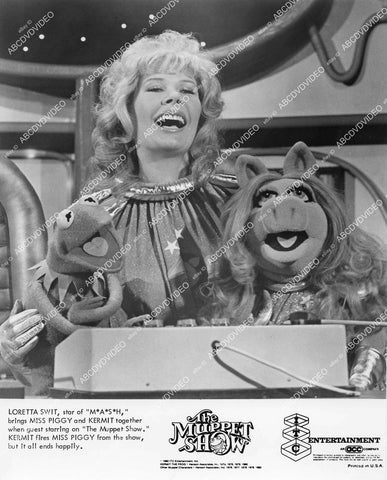 crp-05300 1980 Loretta Swit, Kermit & Miss Piggy TV The Muppet Show crp-05300