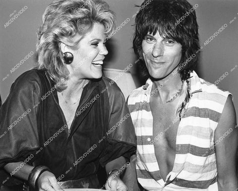 crp-05393 1970's music Jeff Beck of rock group The Yardbirds w some babe crp-05393