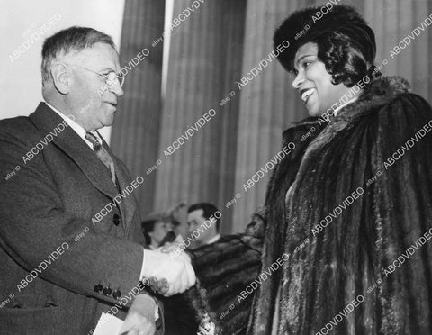 crp-05409 1939 music singer Marian Anderson w Secty Interior Harold Ickes for Washington D.C. concert crp-05409