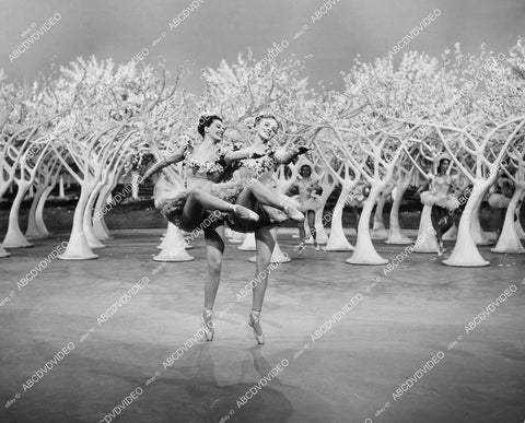 crp-05414 1948 Cyd Charisse, Dee Turnell ballerinas on their toes film Words and Music crp-05414