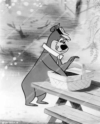 crp-05496 1964 animated characters Yogi raids a picnic basket film Hey There, It's Yogi Bear crp-05496