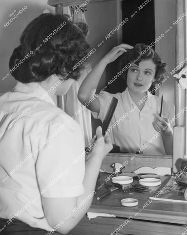 crp-00564 1941 Ruth Hussey in her dressing room doing hair film H.M. Pulham Esquire crp-00564