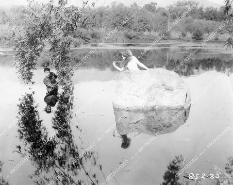 crp-05658 1921 Al St. John spies naked mermaid sunbathing silent short subject The Happy Pest crp-05658
