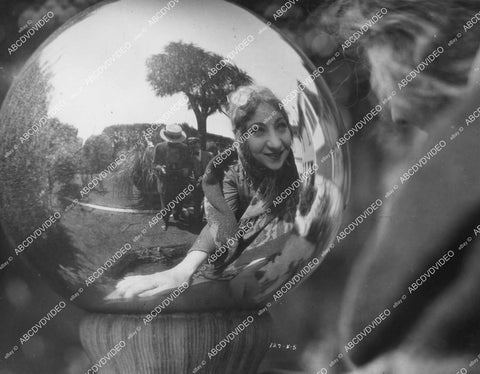 crp-05669 1920 Mary Warren cool globe reflection pic silent film Guile of Women crp-05669