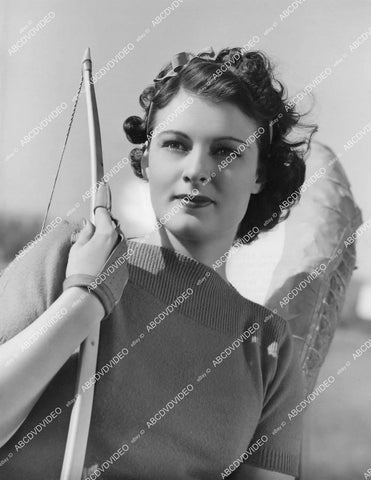 crp-00573 1941 Ruth Hussey w her bow and arrow does archery practice film Flight Command crp-00573