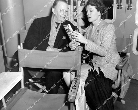 crp-00576 1941 Charles Coburn and Ruth Hussey have friendly chat between scenes film Our Wife crp-00576
