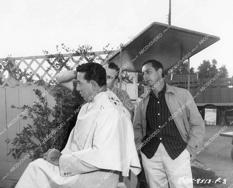 crp-05809 1958 music Louis Prima gets hair cut w director David Rich on set film Hey Boy, Hey Girl crp-05809