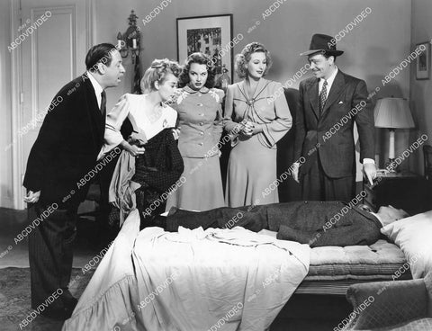 crp-05895 1941 Robert Benchley, Joan Blondell, Janet Blair, Binnie Barnes, John Howard film Three Girls About Town crp-05895