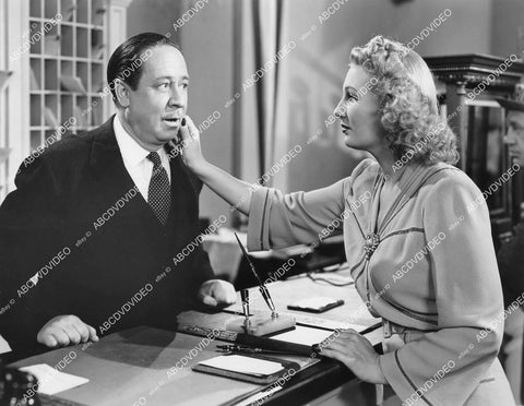 crp-05900 1941 Robert Benchley, Binnie Barnes at hotel desk film Three Girls About Town crp-05900