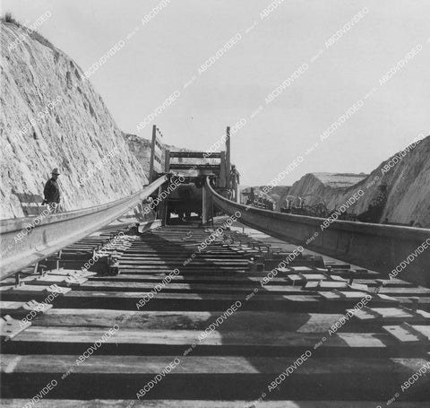 crp-05943 1940's trains Southern Pacific track crew lays continuous welded rail on track bed crp-05943