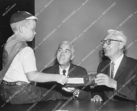 crp-05981 1959 trains railroad execs Edw Renwick, John Padden boxcar of money Charles johnson Woodcraft Ranger crp-05981