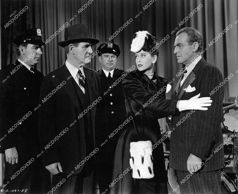 crp-06427 1946 Kernan Cripps, Trudy Marshall, Richard Lane film Talk About a Lady crp-06427