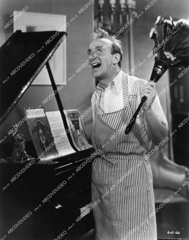 crp-06676 1932 Jimmy Durante w his feather duster film The Passionate Plumber crp-06676