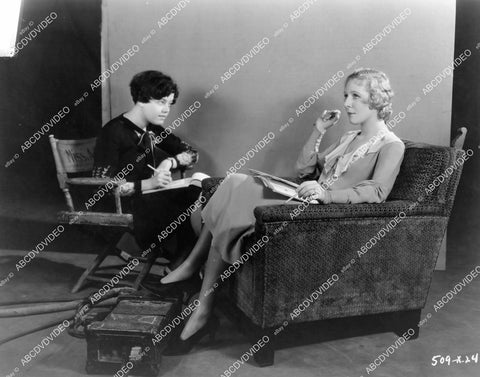 crp-06750 1930 candid Kay Johnson w script supervisor girl film Passion Flower crp-06750