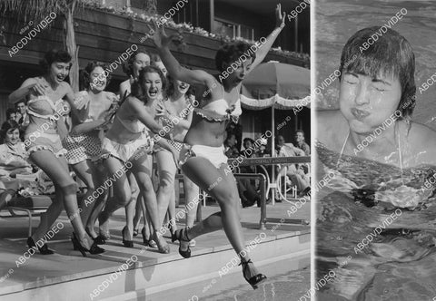 crp-00683 1950 Pat Hall Mack Sennett Girl of 1950 gets dunked in Hollywood Roosevelt Hotel swimming pool crp-00683