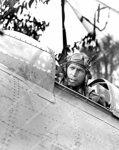 crp-06974 1943 Franchot Tone in the cockpit film Pilot # 5 crp-06974