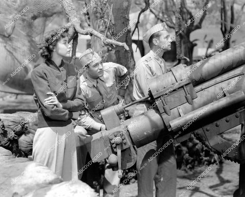 crp-06999 1943 Franchot Tone, Marsha Hunt, Gene Kelly man artillery gun film Pilot # 5 crp-06999