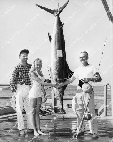crp-00706 1949 Avalon Catalina Island 154 pound marlin Frank Wishon Bill Pig & cutie pie Maxine Hickson crp-00706