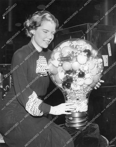crp-00716 1940s attractive Anne Dunkel w giant light bulb full of smaller light bulbs crp-00716