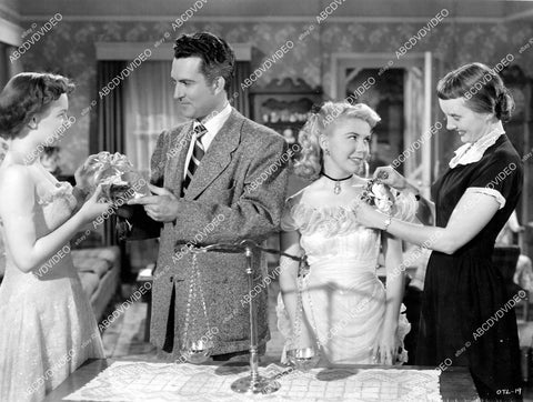 crp-07188 1951 Joan Evans, Constance Hilton, Elizabeth Flournoy, John Morgan film On the Loose crp-07188