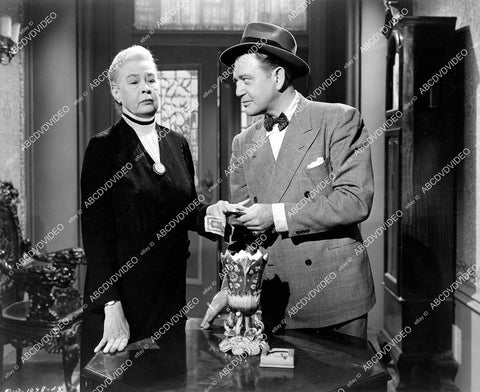 crp-07223 1946 Kathleen Howard, Richard Dix Whistler film Mysterious Intruder crp-07223